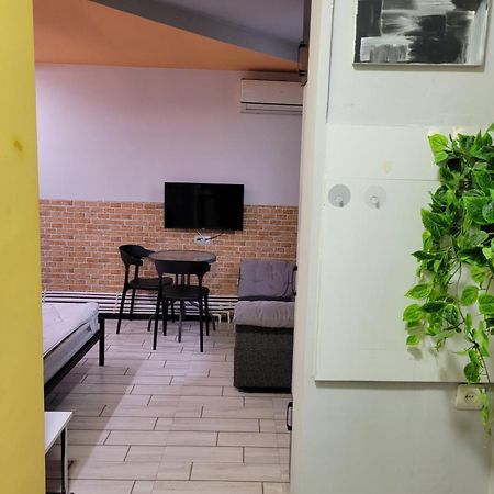 Hotel Мини Дом Целиком Около Мед Центра Астхик Erivan Exterior foto