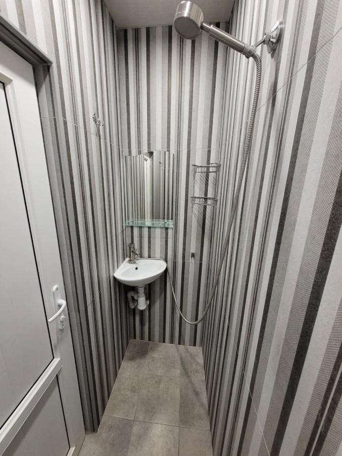 Hotel Мини Дом Целиком Около Мед Центра Астхик Erivan Exterior foto